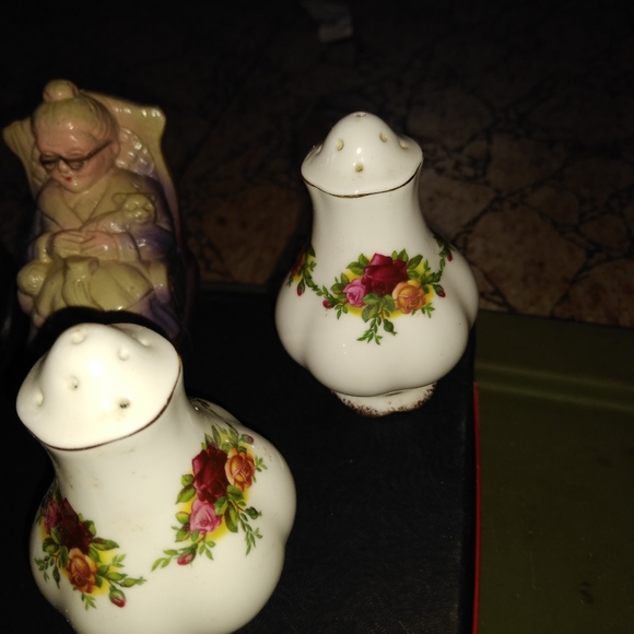 Vintage salt and pepper shakers 3 sets .ducks missing cork original plugs - Picture 5 of 7